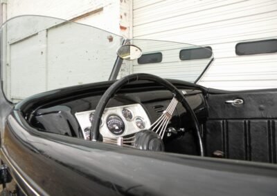 1932 Ford Roadster Real (Black with Black interior)