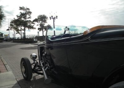 1932 Ford Roadster Real (Black with Black interior)