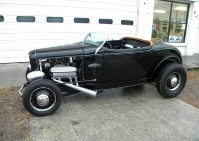 1932 Ford Roadster Real (Black with Black interior)