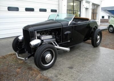 1932 Ford Roadster Real (Black with Black interior)