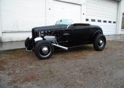 1932 Ford Roadster Real (Black with Black interior)