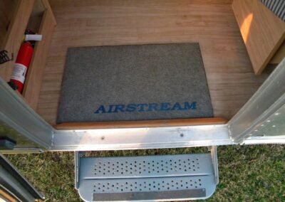 2006 Airstream Bambi Safari 19'