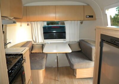 2006 Airstream Bambi Safari 19'